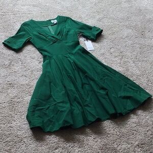 RETRO EMERALD GREEN DRESS - M NWT